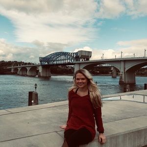 Meet your Posher, Lauren